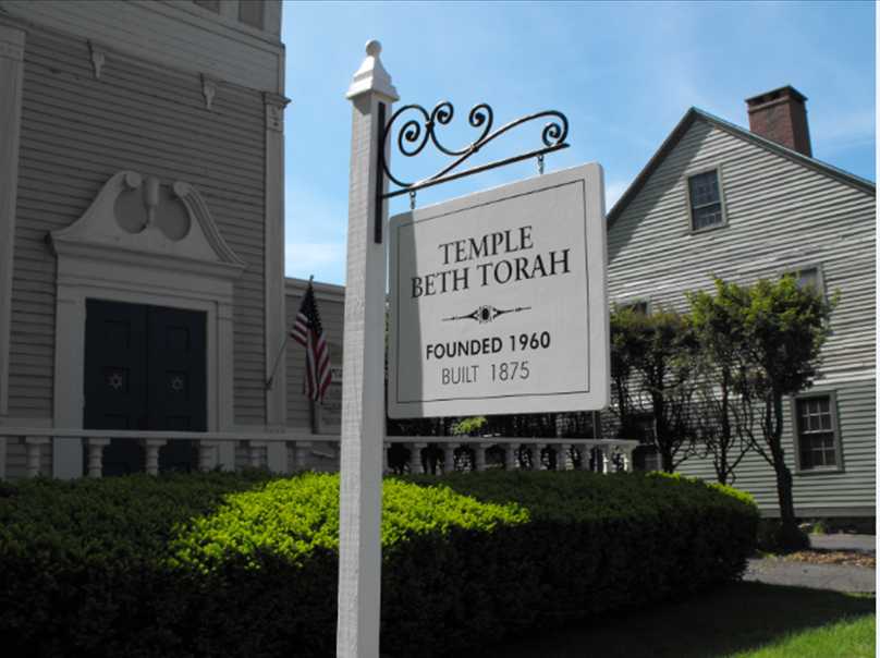 Temple Beth Torah Street Sign in Spring